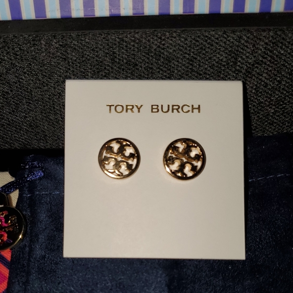 Tory Burch Earrings Circle T logo - Picture 7 of 12